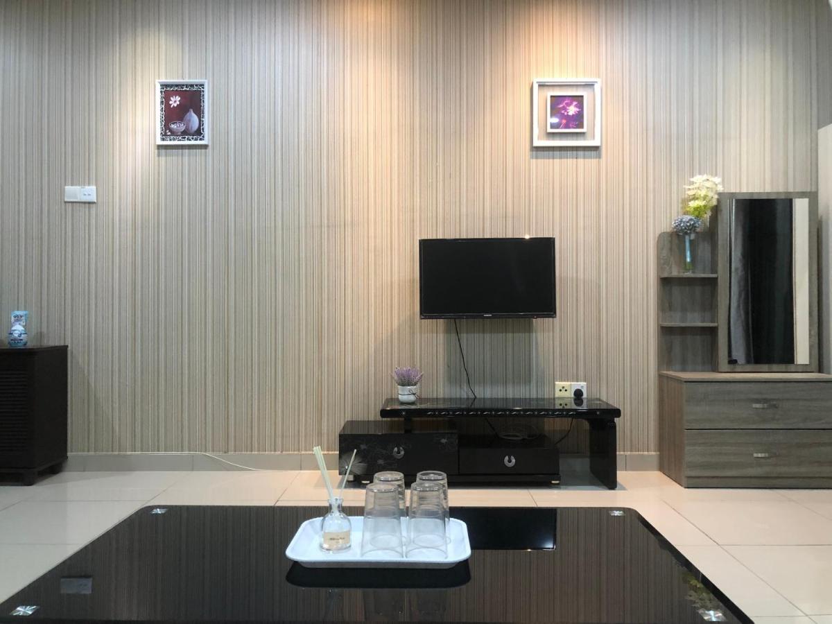 03A-Mount Austin Palazio Studio Homestay for 2pax WIFI - Housity