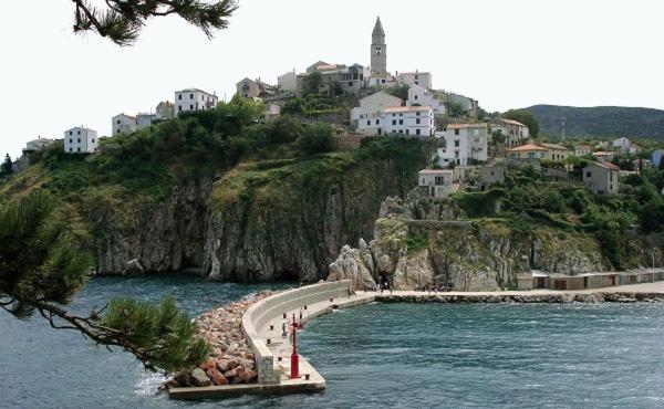 Holiday house in Vrbnik with sea view, terrace, air conditioning, W-LAN 3672-1 - Housity