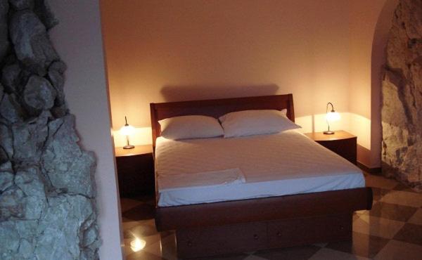 Holiday house in Vrbnik with sea view, terrace, air conditioning, W-LAN 3672-1 - Housity