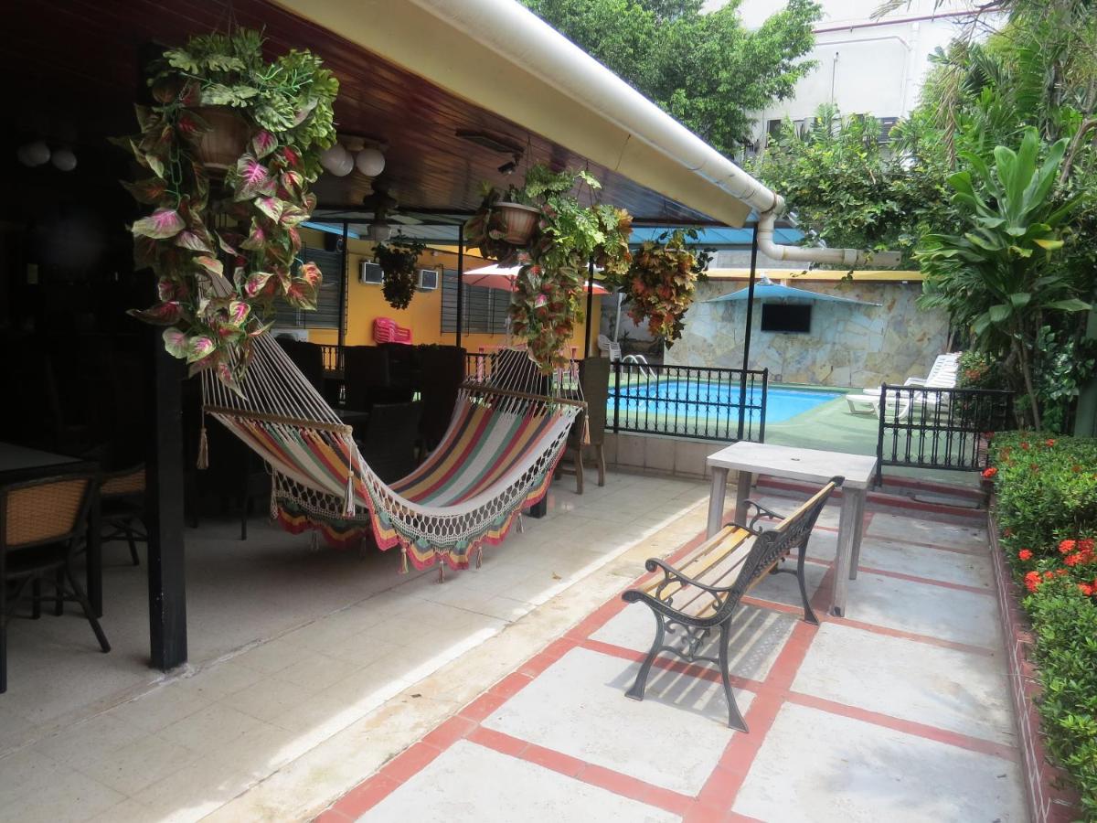 Hostal Cocos Inn - Housity