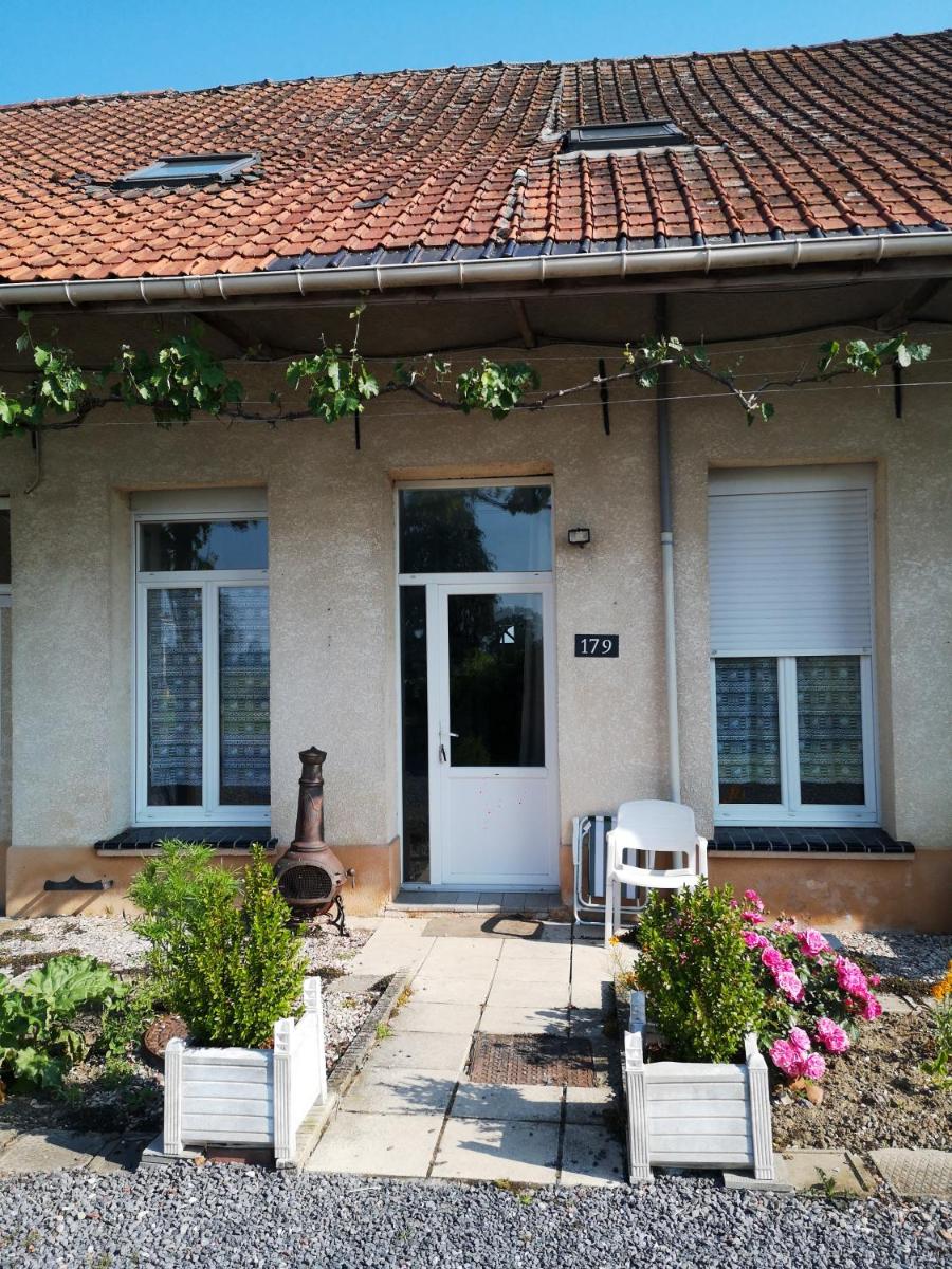 Eco-Gîte de L'Etang Présent - Housity