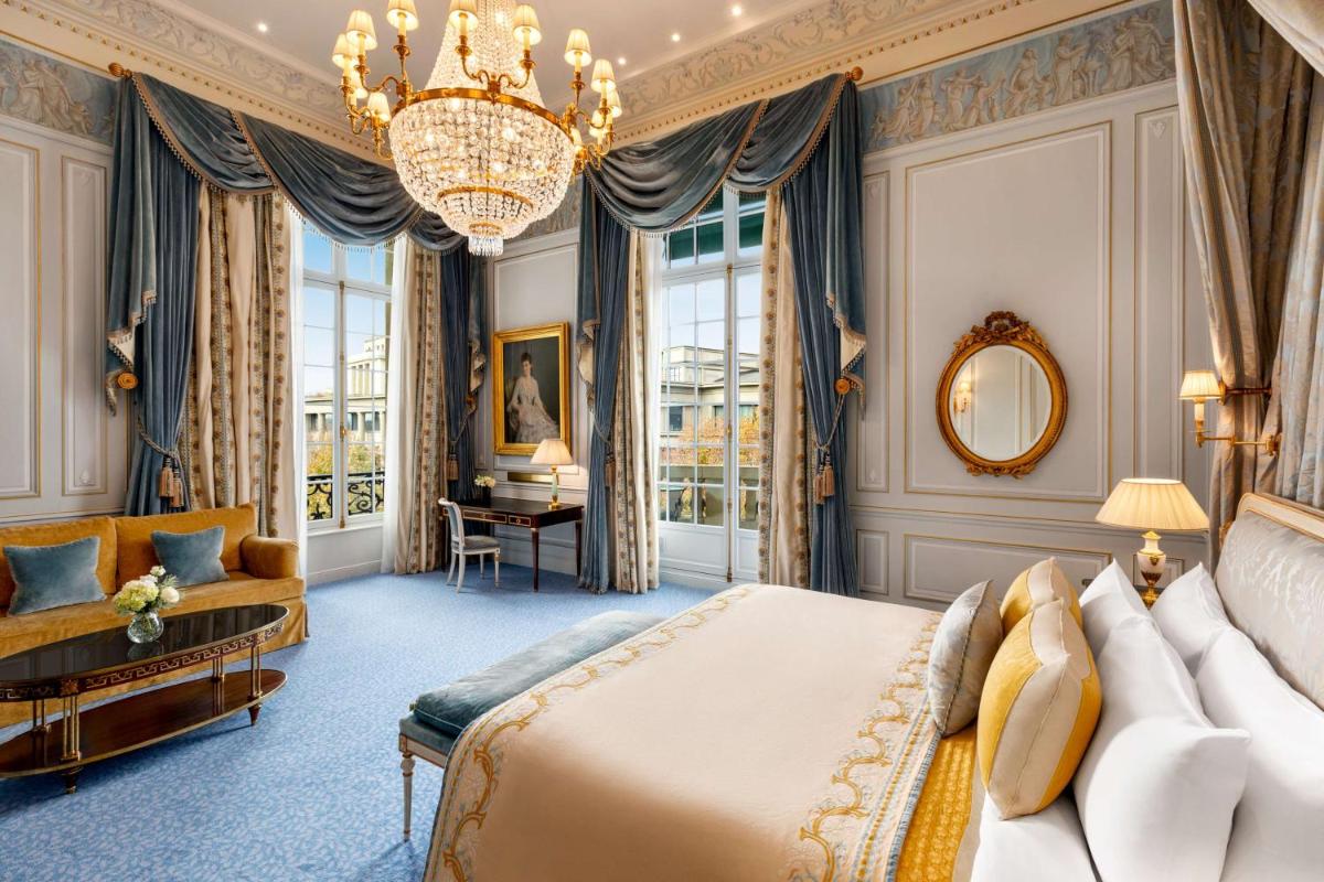 Un ou plusieurs lits dans un hébergement de l'établissement Shangri-La Paris