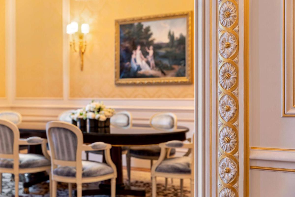 Coin salon dans l'établissement Shangri-La Paris