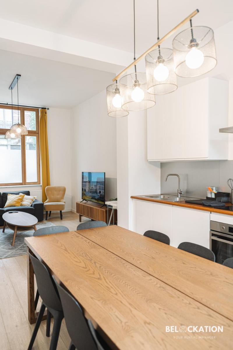 Maison spacieuse de 6 chambres proche gare midi - Housity