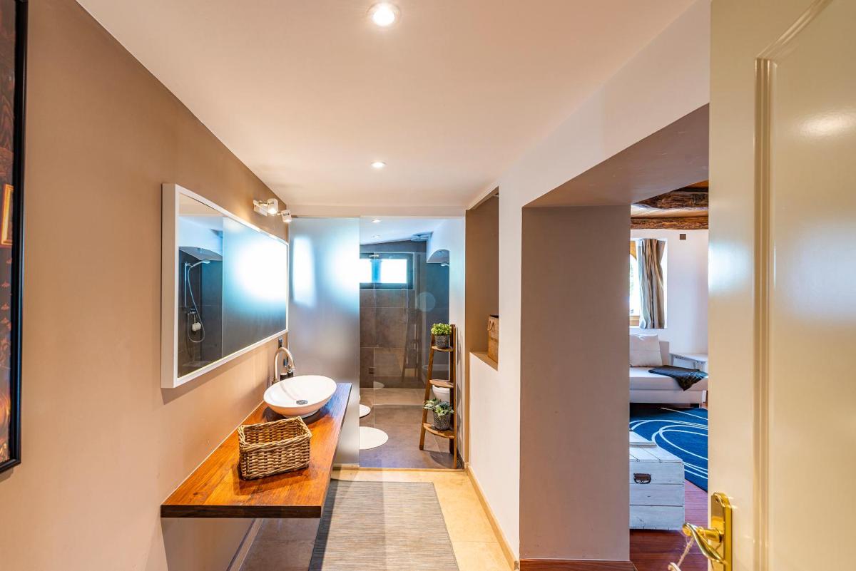CASA LUNA - WONDERFUL LAKE VIEW - Housity