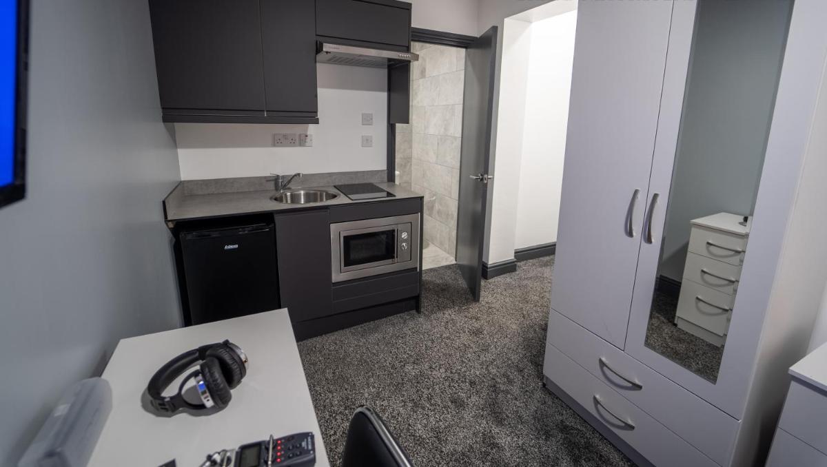 Stylish studio near QE and UOB Birmingham - Housity
