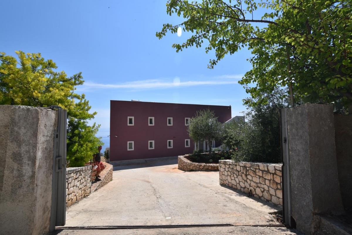 Dima Vista - Housity