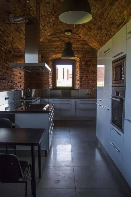 WYSPA KONI - urocze gospodarstwo agroturystyczne - Housity