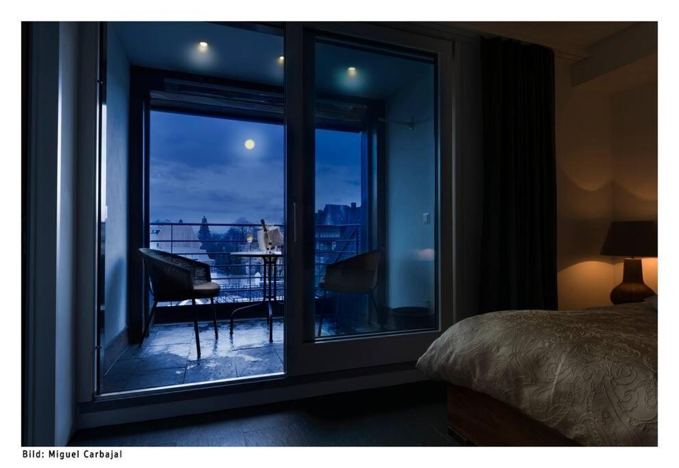 City, Lake and Luxury - Housity