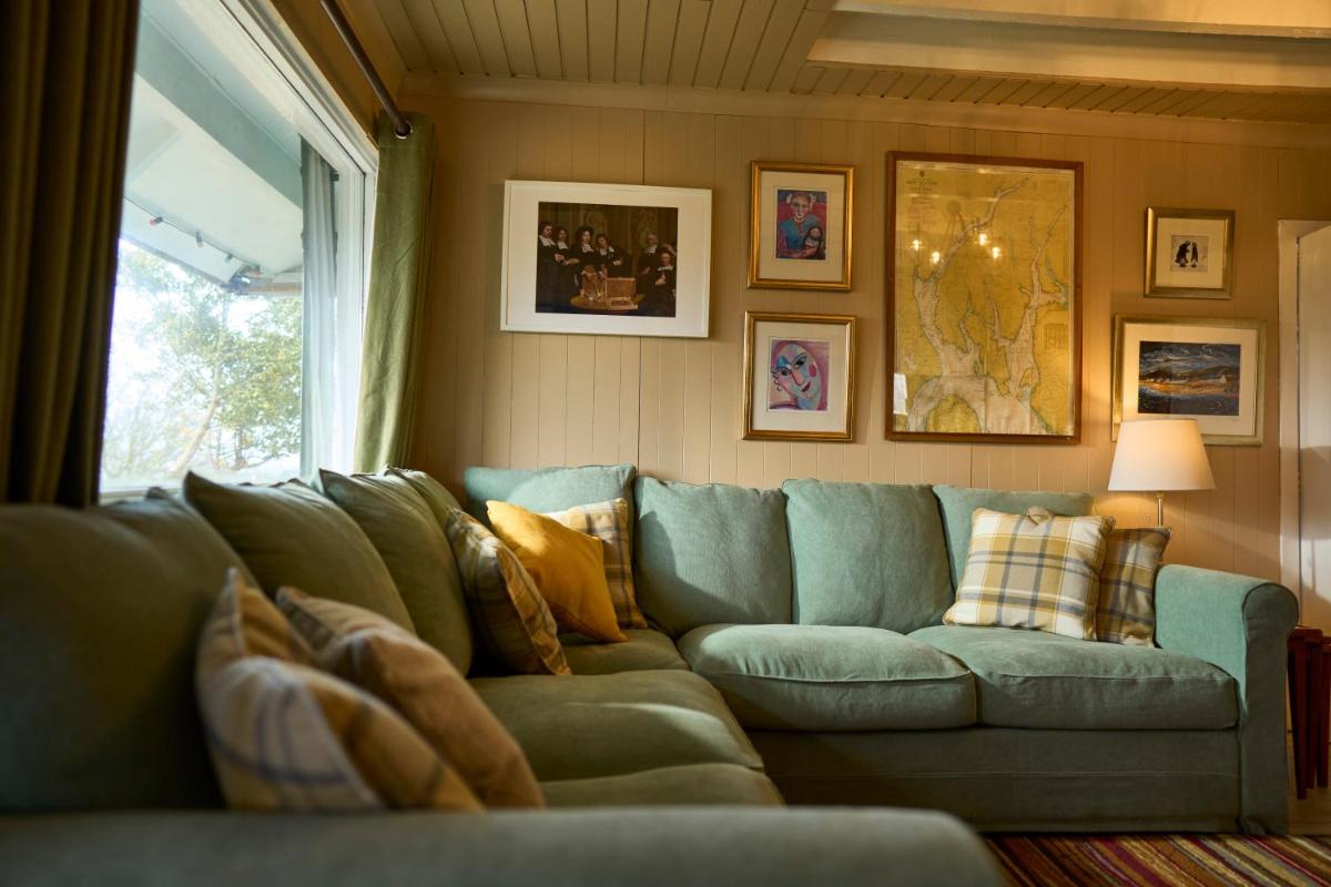 The Moorings, overlooking Loch Fyne - Housity