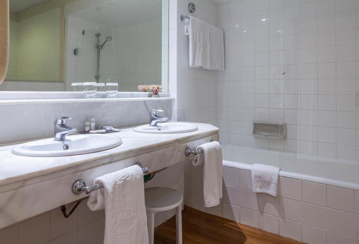 Un baño de Hotel Jerez & Spa