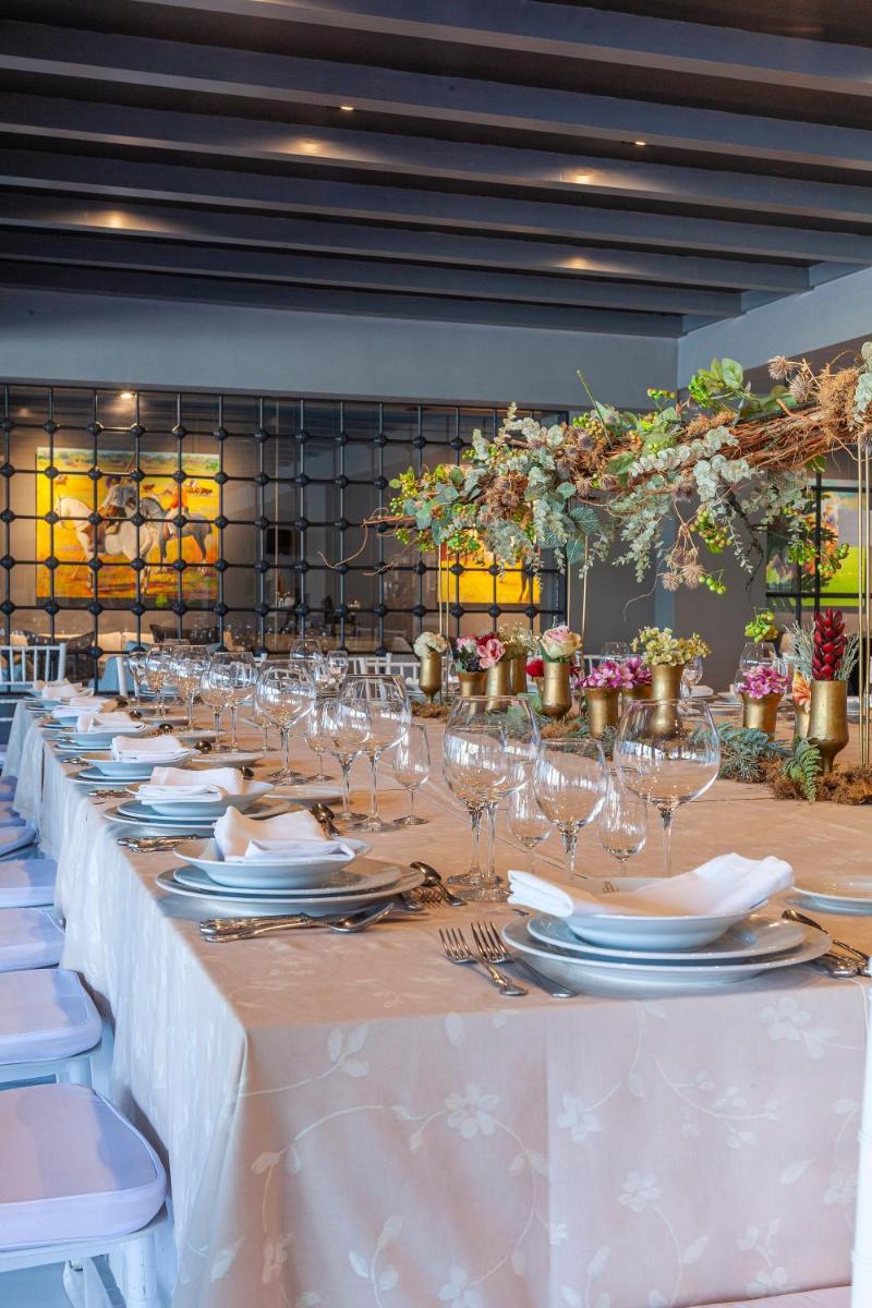Un restaurante o sitio para comer en Hotel Jerez & Spa