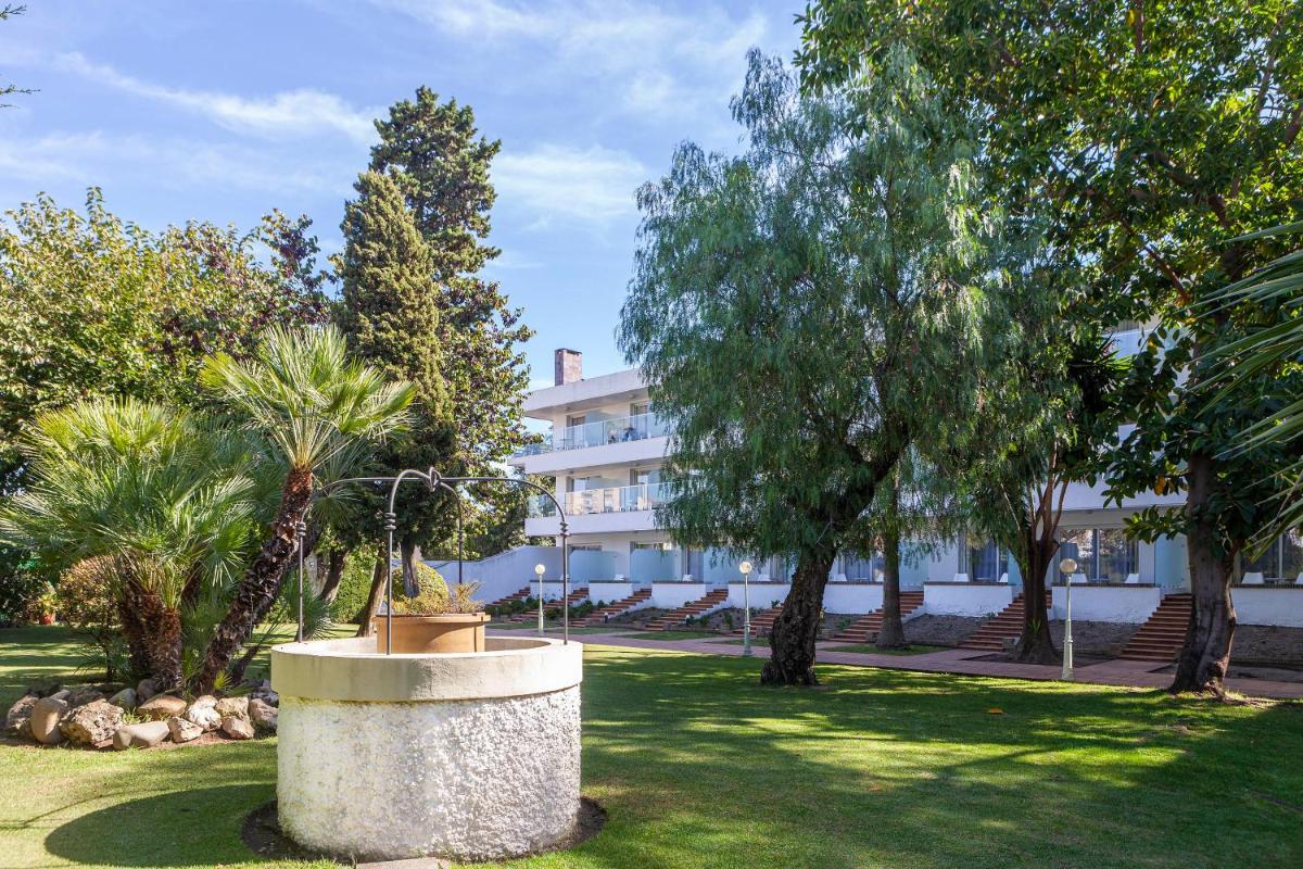 Jardín al aire libre en Hotel Jerez & Spa