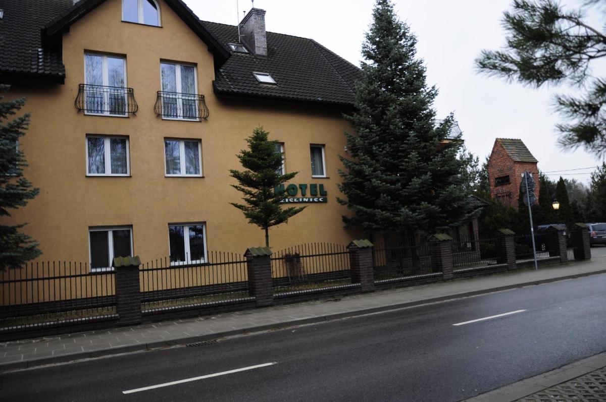 Hotel Zieliniec - Housity