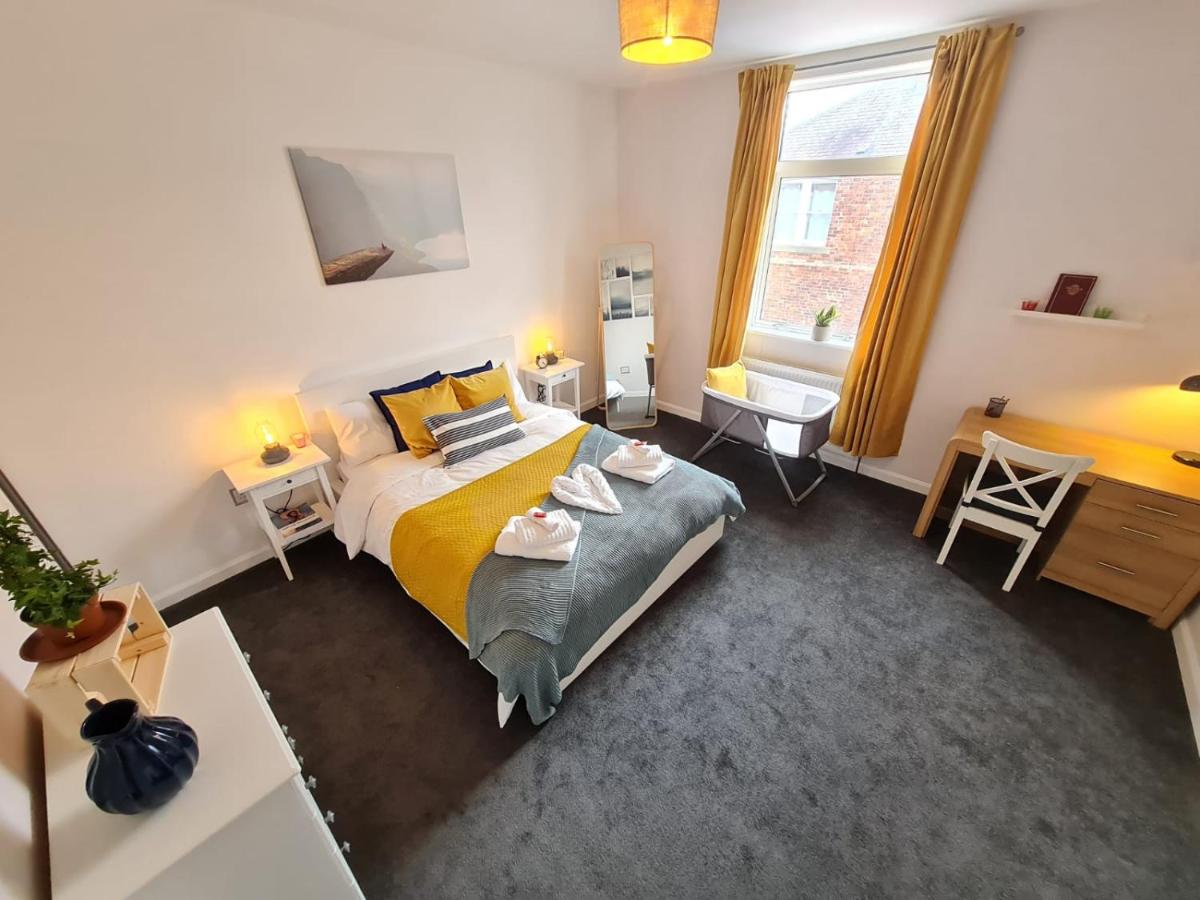 ENTIRE Lovely Modern House business holidays - Housity
