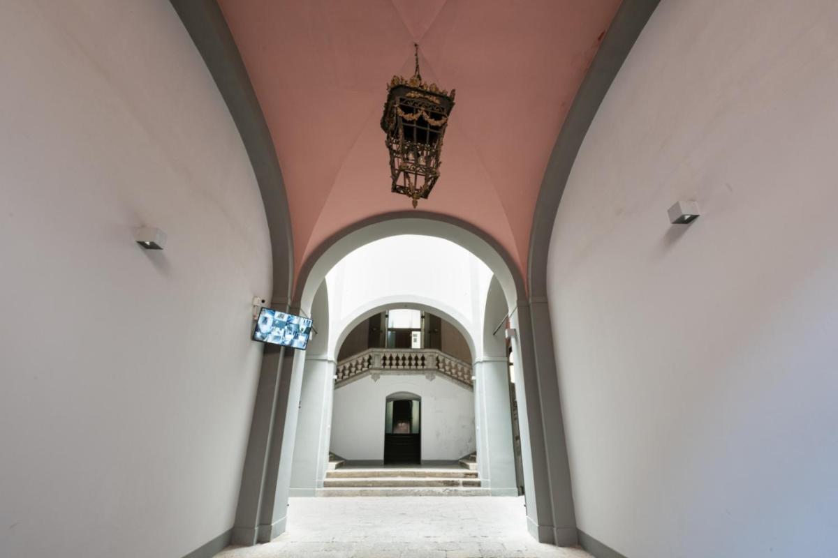Carlo Suite Apartments con Vasca Idromassaggio - Hizvo