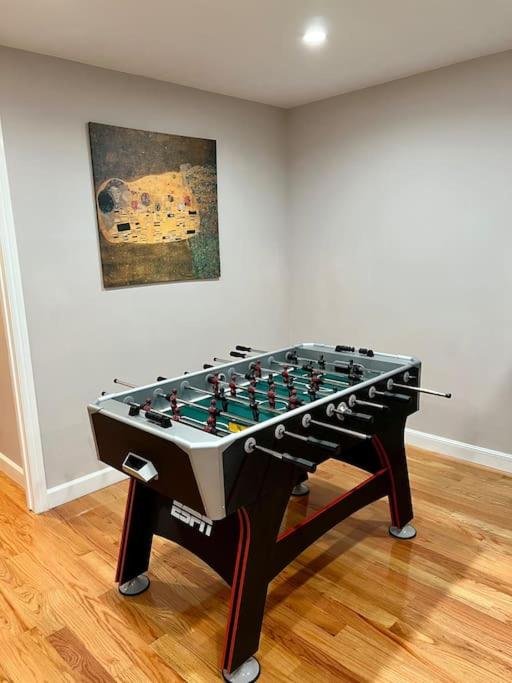 Newly Built Luxury Home 1 mile from SF - Housity