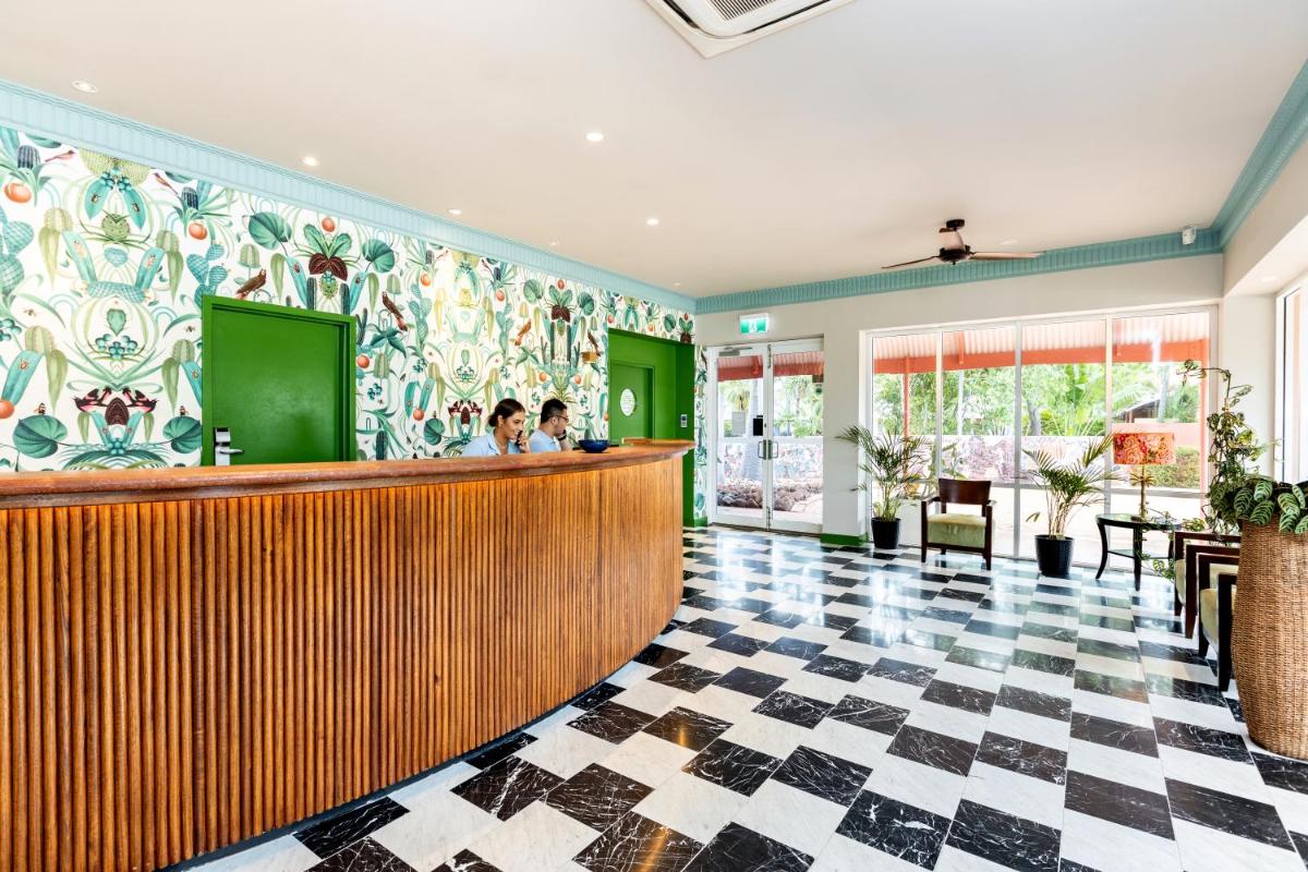 The Continental Hotel - Housity