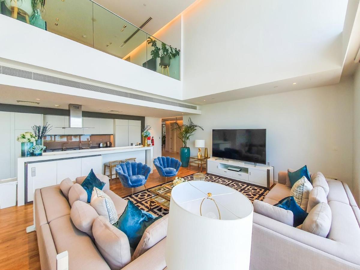 VIP Castles Bluewaters Island Suite Luxurious 4 Bedroom Duplex Townhouse One and Only - Housity