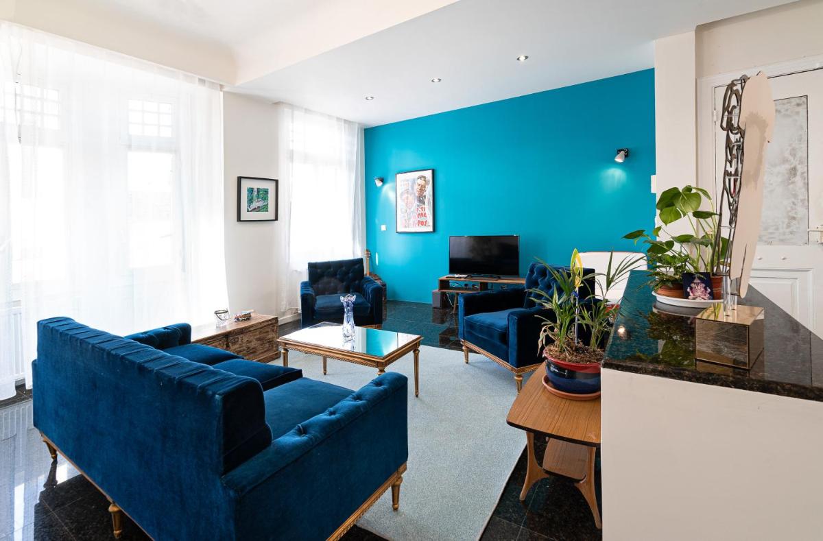 Suitetrails - Spacious & Artistic Retro 2BD Apt with SAUNA