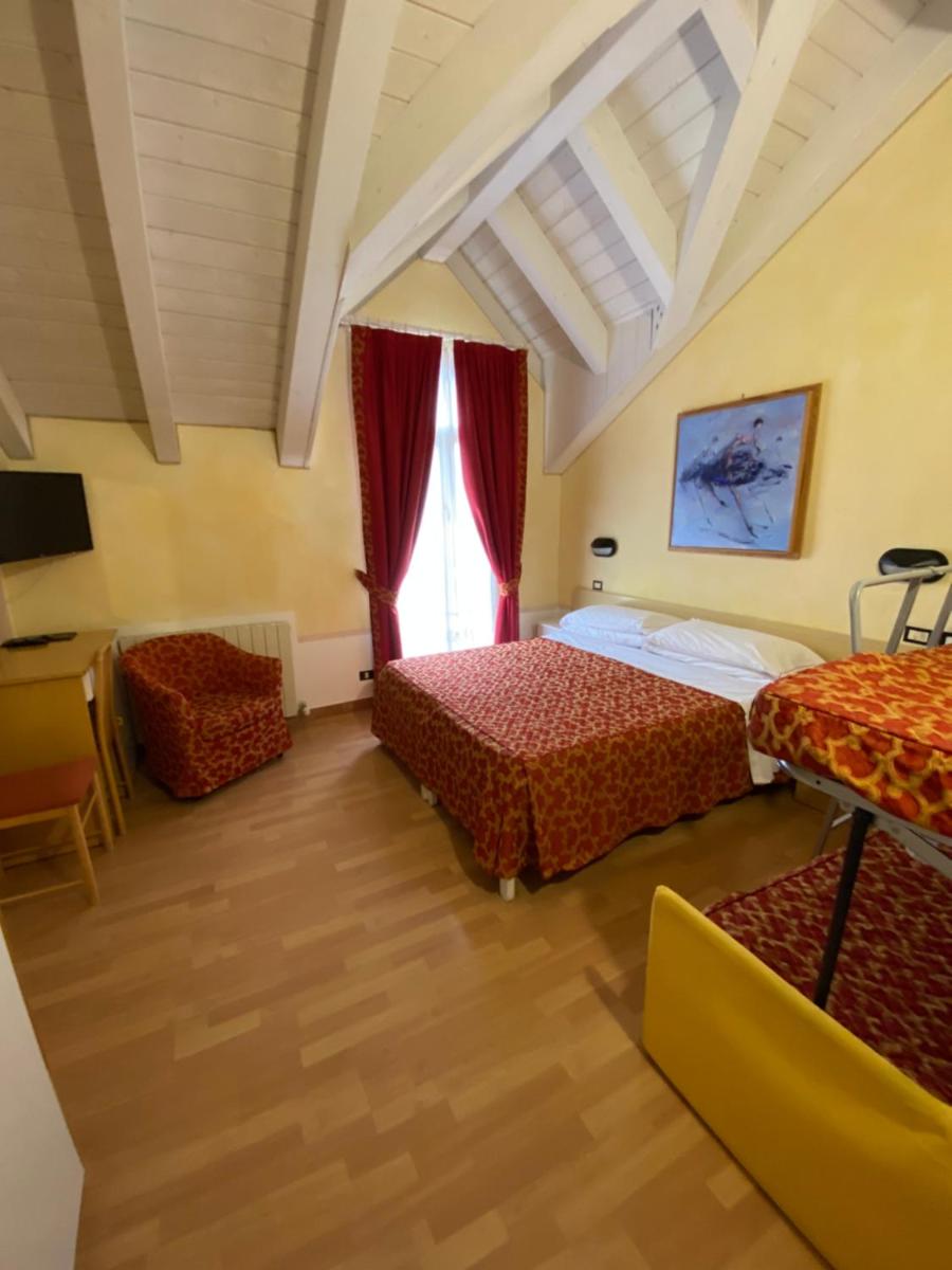 Hotel Montepizzo - Housity