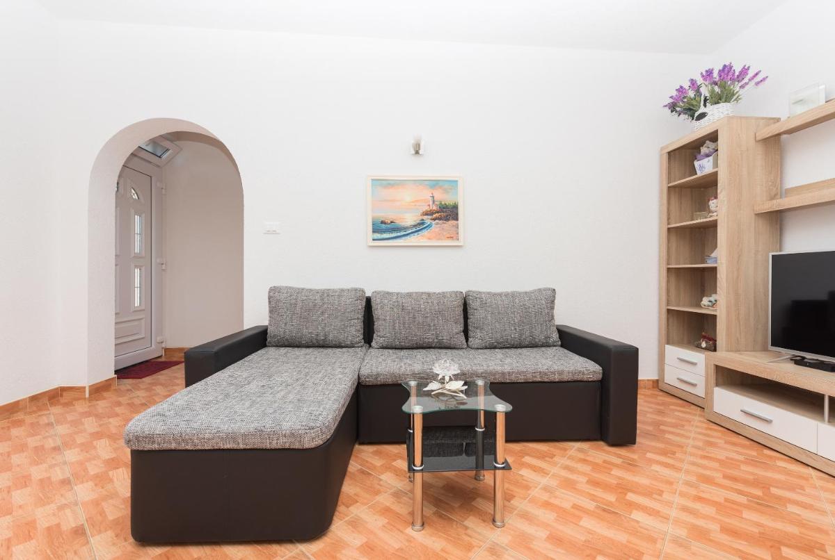 Apartment Ana Chill in Bast - Housity