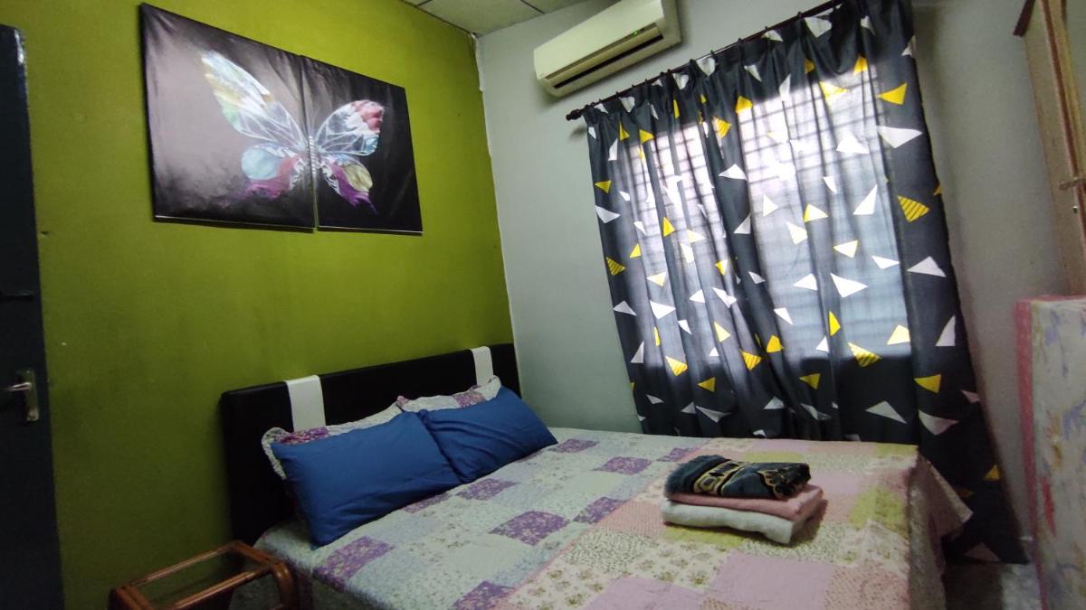 Homestay Opah Parit Buntar, Perak - Housity