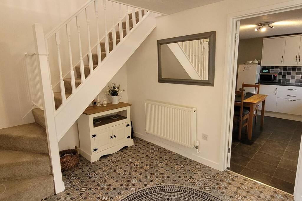 Cromwell Cottage, Pembroke - Housity