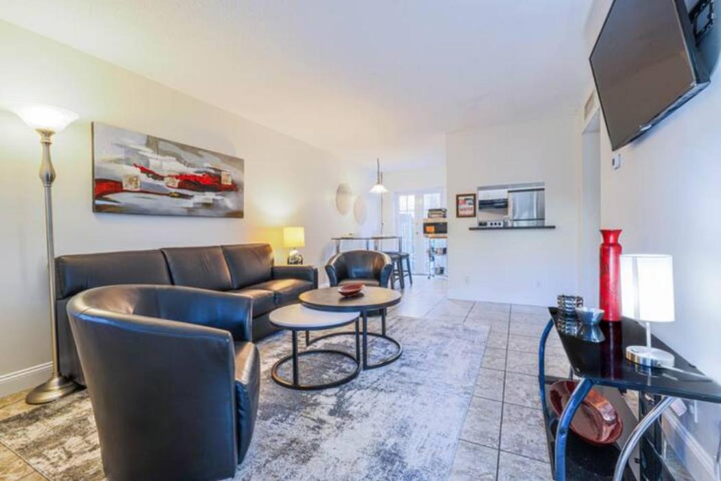 Tropical Oasis Condos - Housity