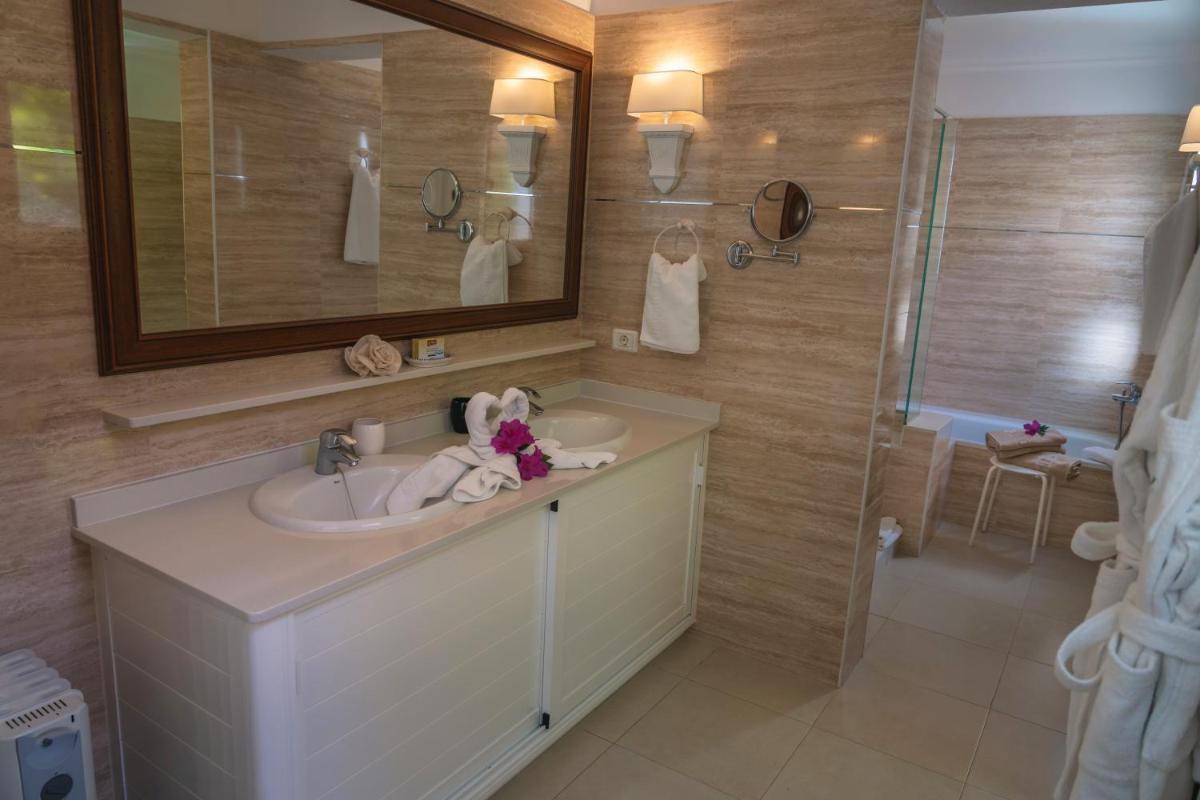 Un baño de La Palma Jardín Resort