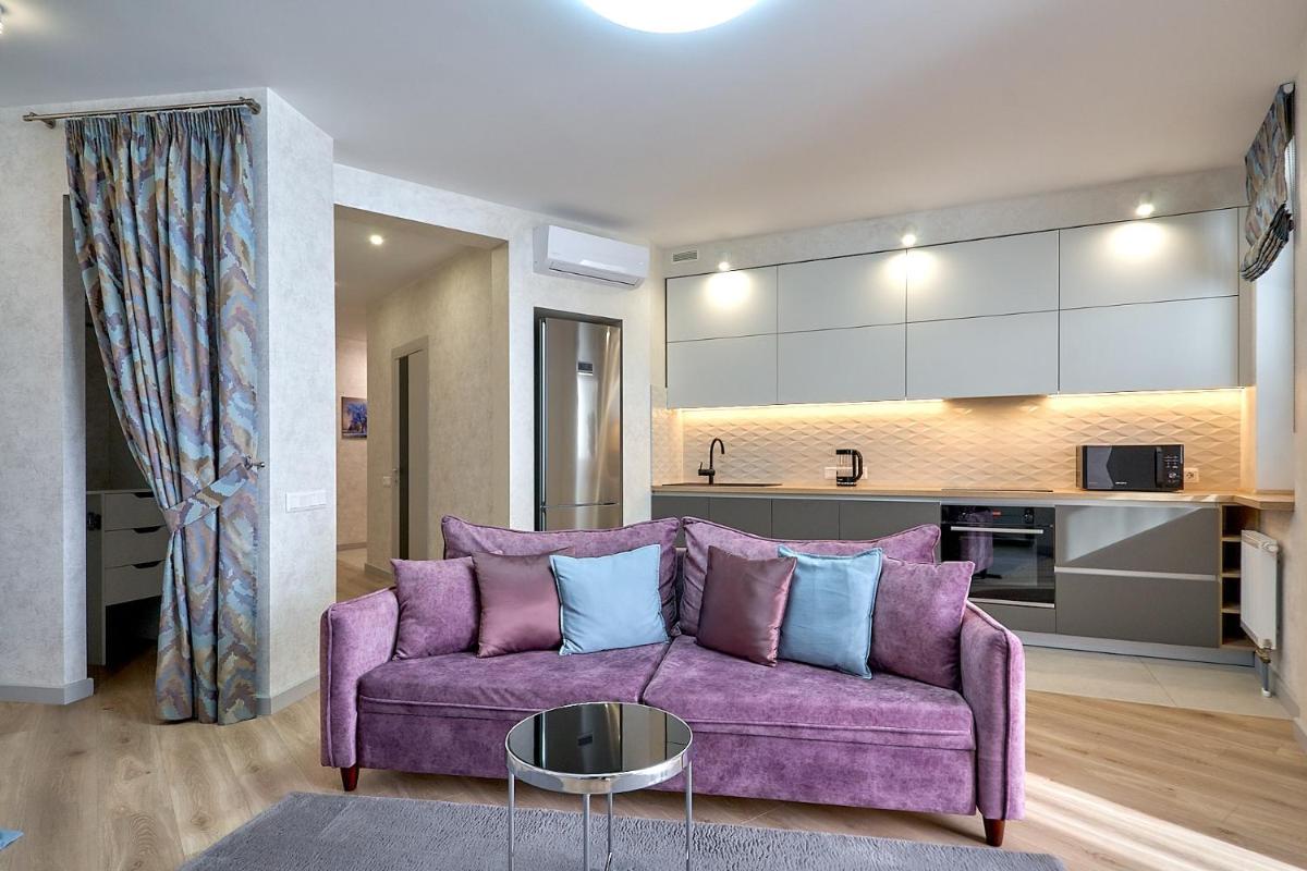 Apartment on Ratomskaya 7 - Housity