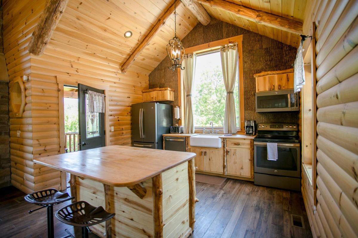 Red Fern Cabin by Amish Country Lodging - Housity