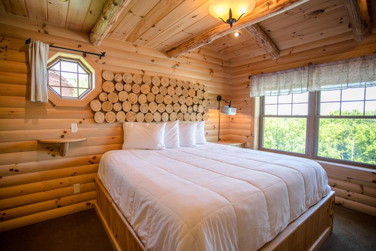 Red Fern Cabin by Amish Country Lodging - Housity
