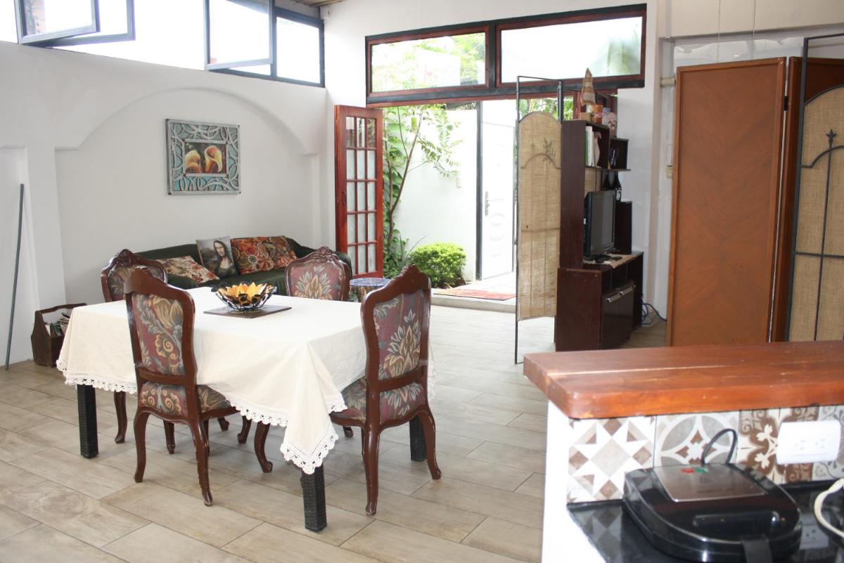 suite muy confortable, a 7 min. del aeropuerto - Housity