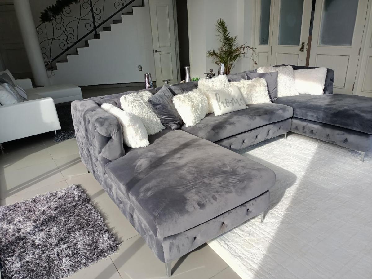 Suitetrails - Luxury House with Oceanview & Jacuzzi