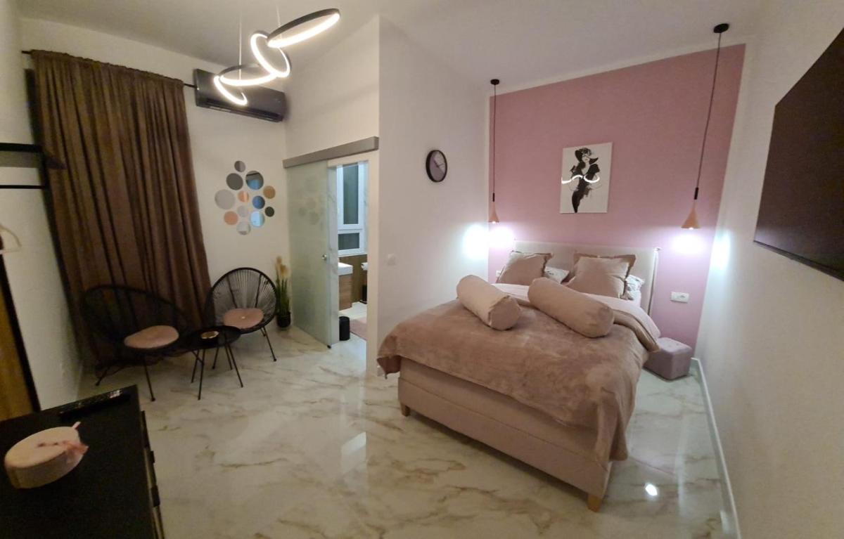 Premium class Room - Housity
