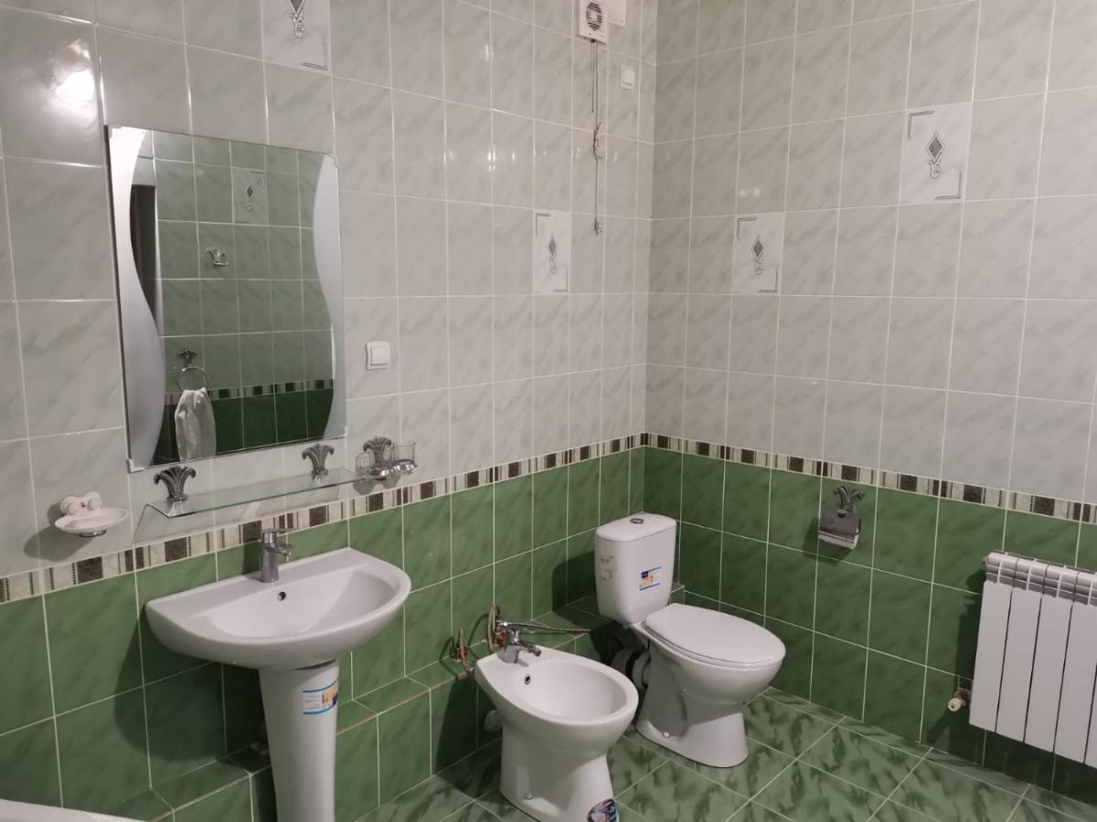 Uiutnyi dom u moria - Housity