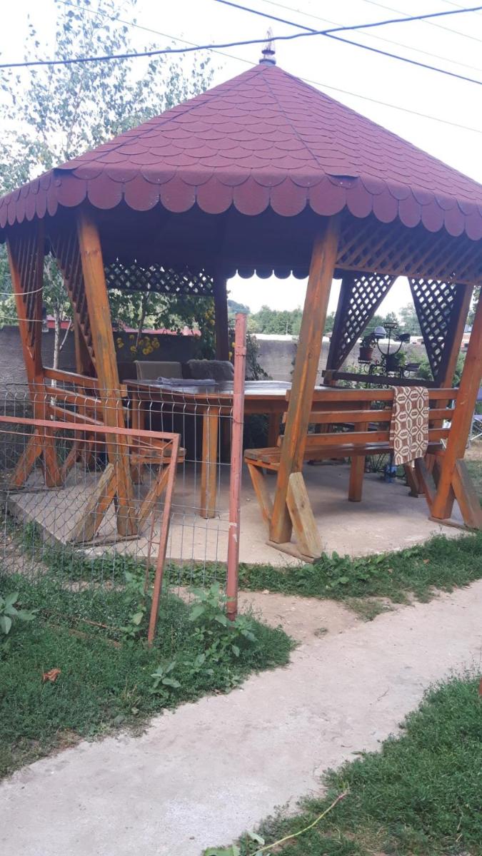 Pensiunea Tarina - Housity