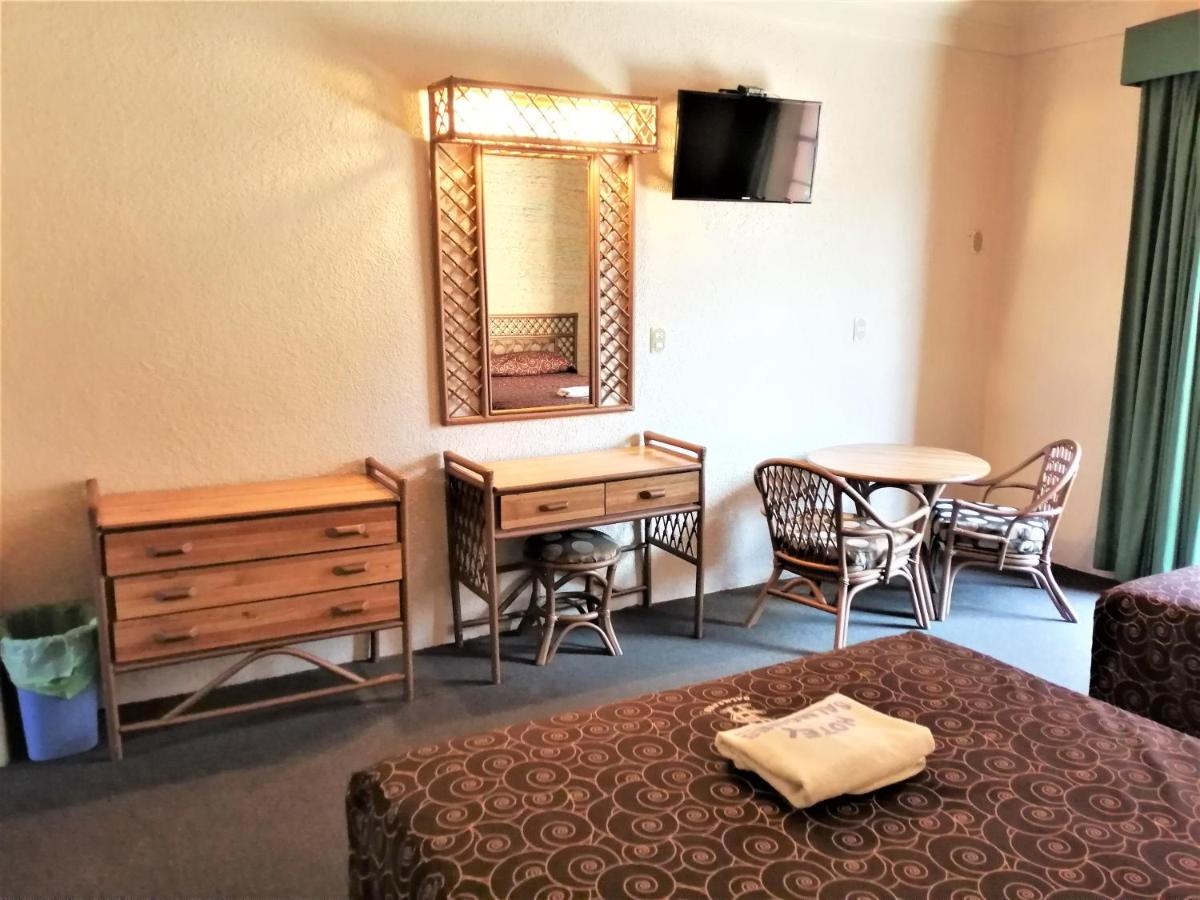Hotel Salmones - Housity