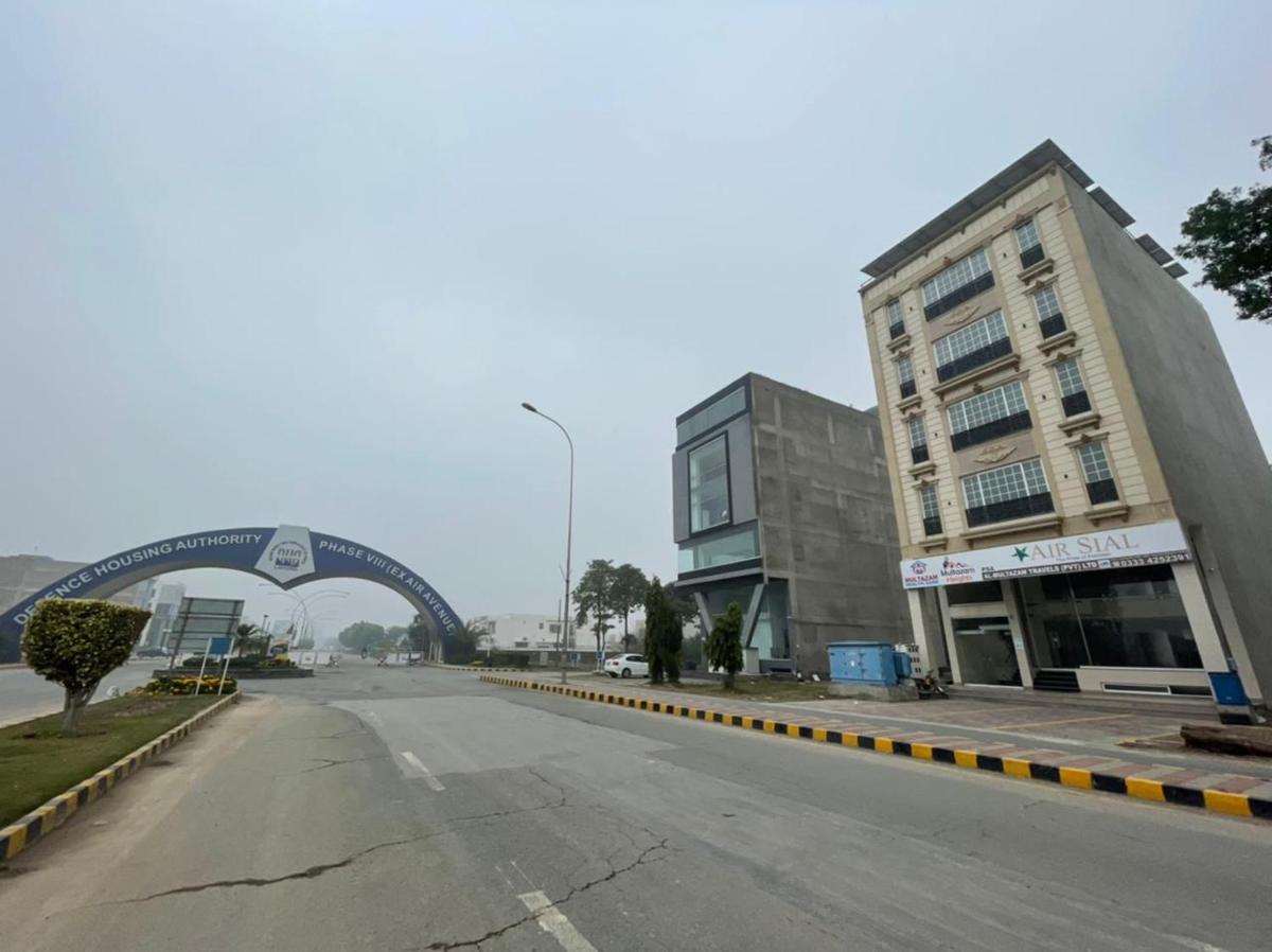 Multazam Heights, DHA Phase 8 - 3 Bedrooms Luxury Apartments - Hizvo