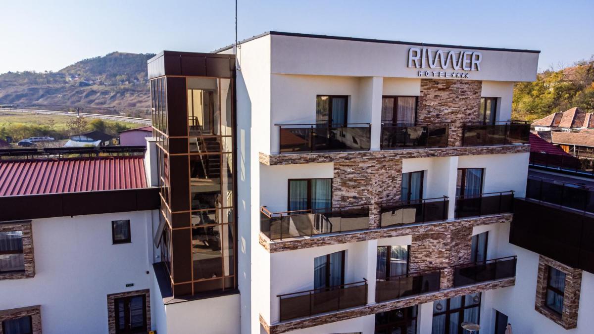 Hotel River - Housity