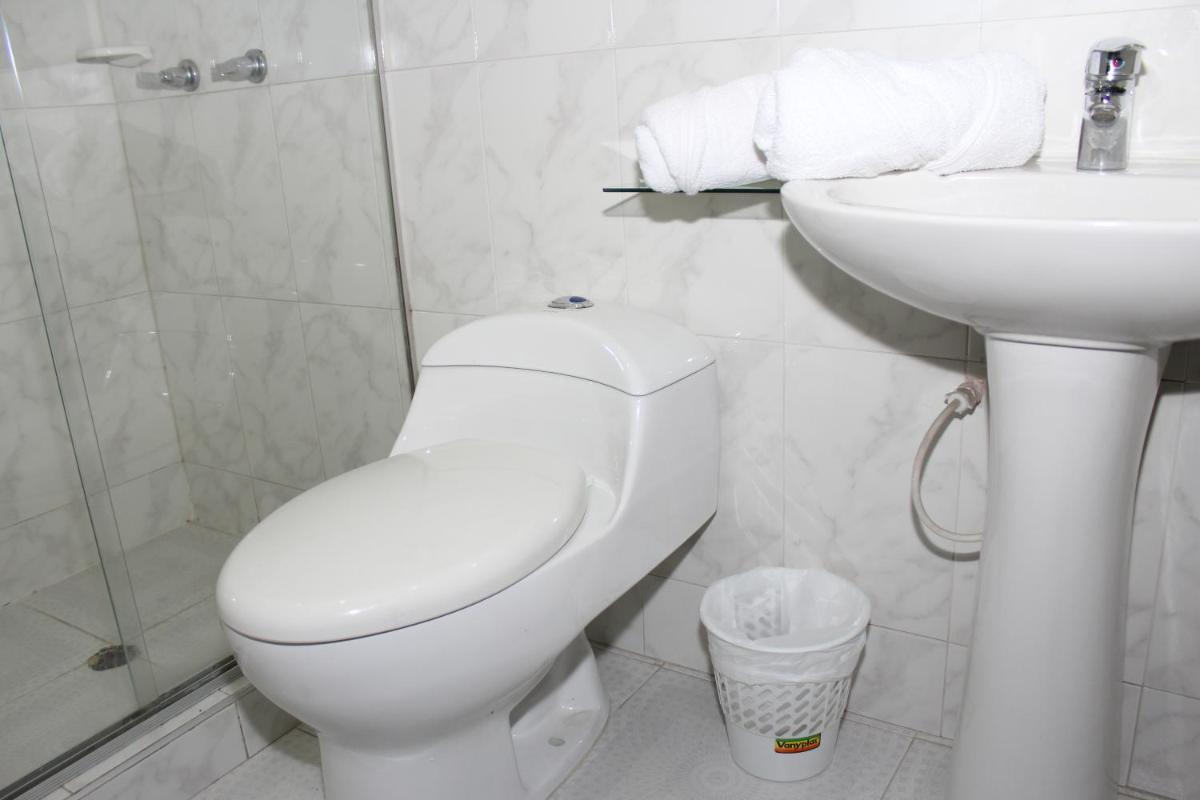 Hotel Dorado Plaza Bogota - Housity