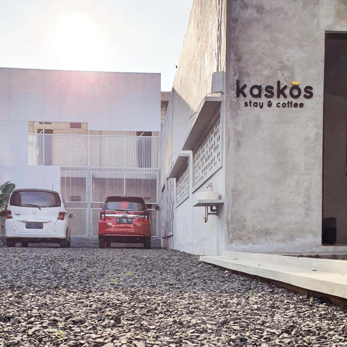 Suitetrails - Kaskos Stay & Coffee Syariah