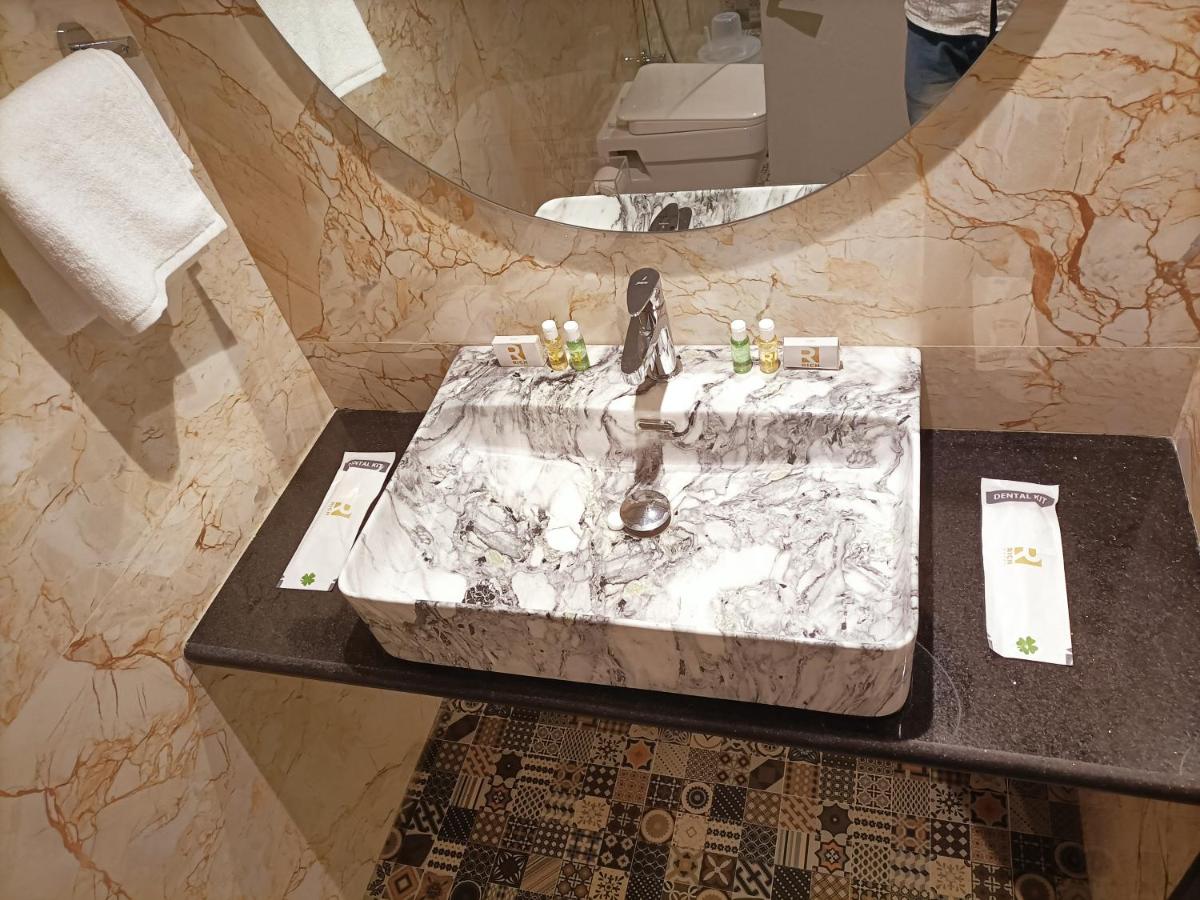 Suitetrails - Rich Hotel Mumbai