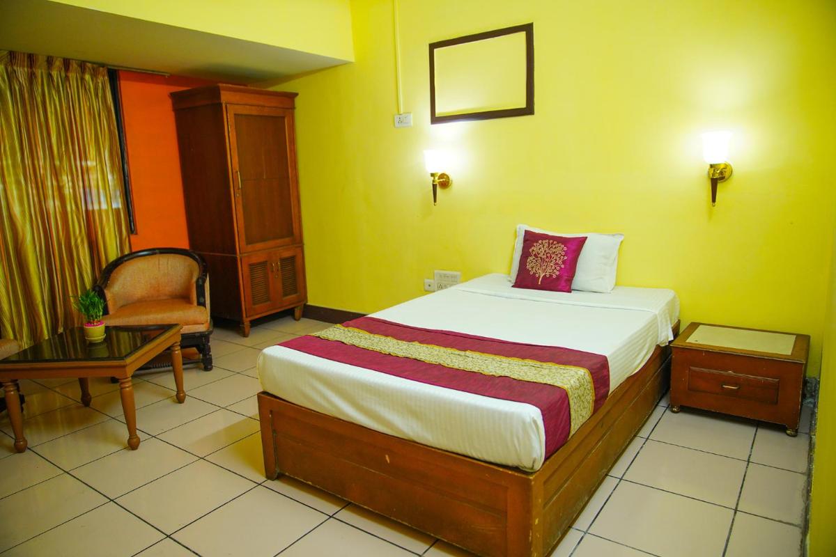 DWARAKA HOTEL - Housity