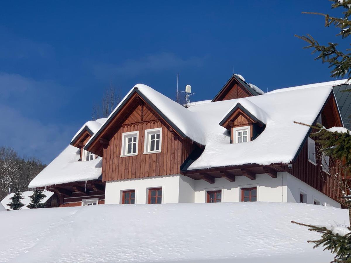 Mezi Kopci - Mid Hills House - Dům s výhledem na sjezdovky - Housity