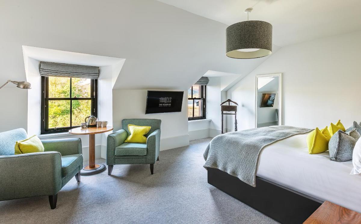 The Douglas Hotel - Housity