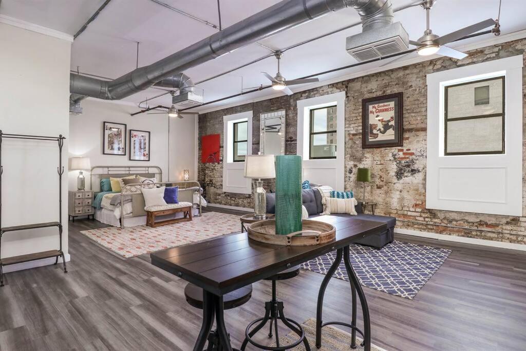 Dottie's Loft 202 - Housity