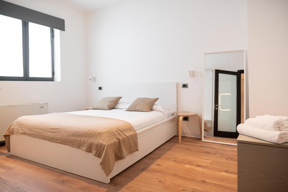 Watt House - Housity