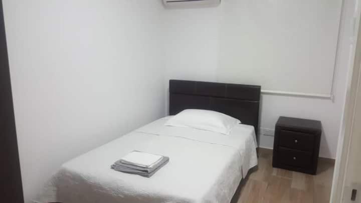 EPISTIMI 3 Bedroom Holiday House - Housity